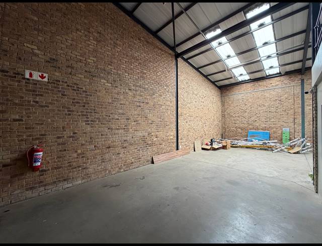 154M² WAREHOUSE TO LET IN CHLOORKOP